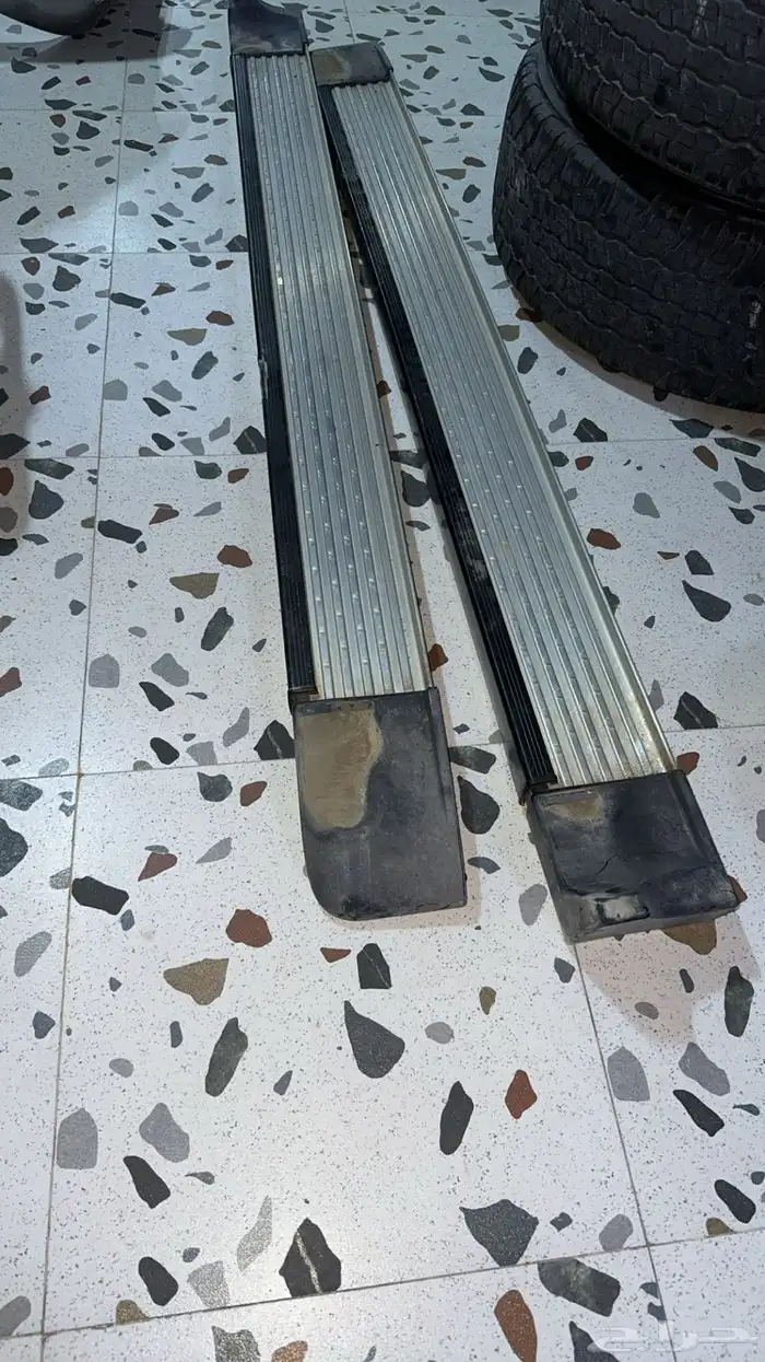 دواسات وطايات لاندكروزر 1