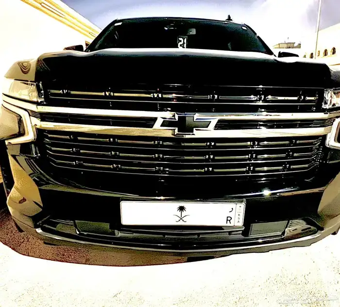 للبيع قاعده لوحه مع الإيطار تركب اغلب السيارات 52