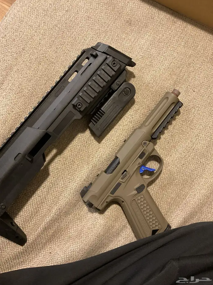 السلام عليكم يوجدkit حق Airsoft نضيف مع كرتونة مسدس لعبة 0
