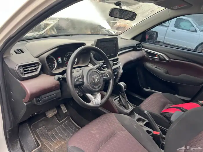 تويوتا اوربان كروزر مصدوم قطع غيار 2024 22