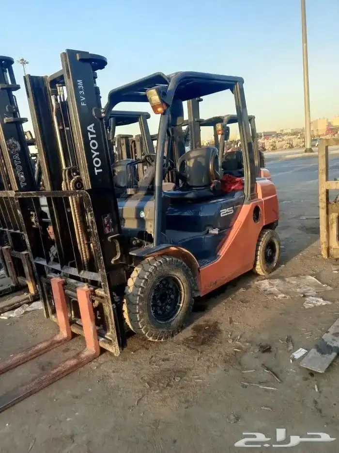 تاجير رافعات شوكية فوركلفت للايجار اليومي والشهري مشوار 3