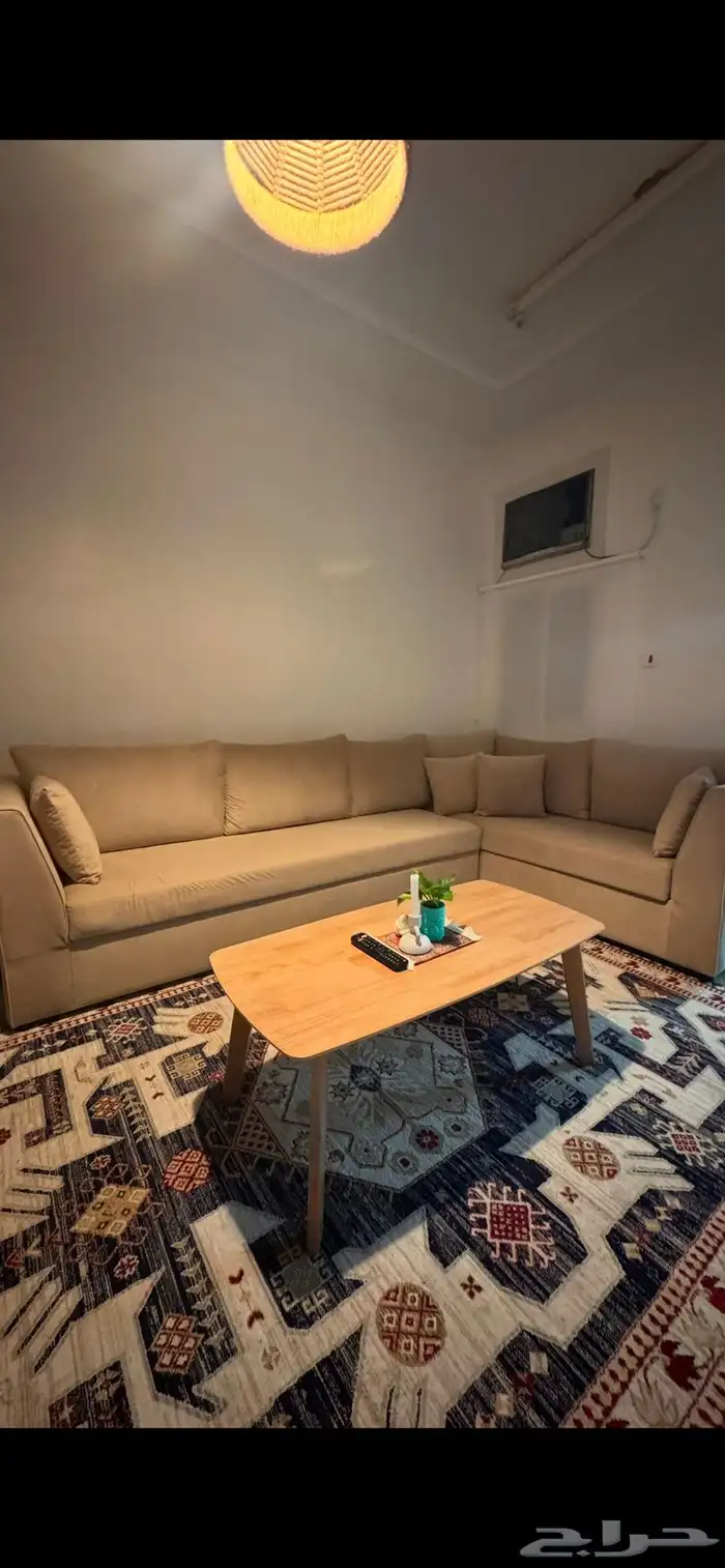 اثاث متنوع نظيف ومغلف 1