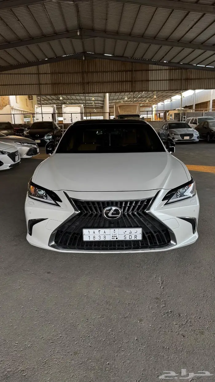لكزس ES 350 موديل 2023 0