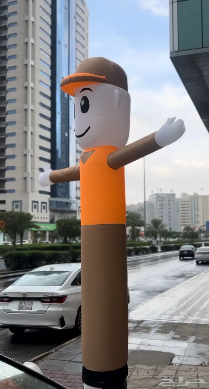 دمية ترحبيه وقوس بلونات 0