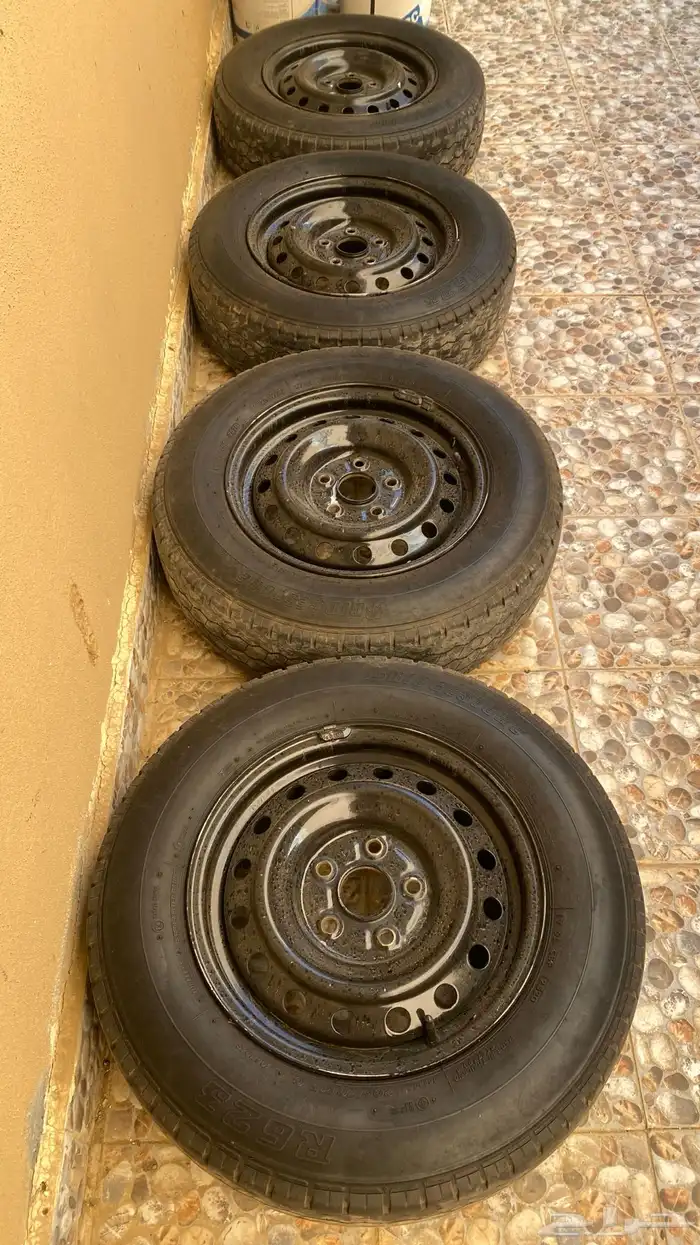 طقم كفرات برجستون مع الجنوط مقاس 15 0