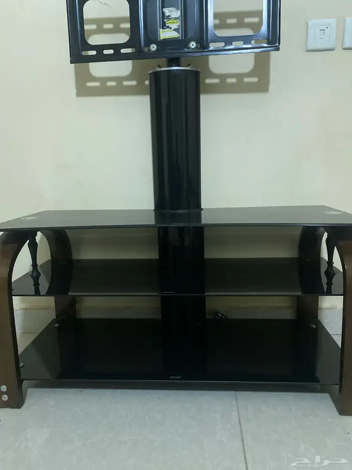 طاوله بثلاث رفوف مع حامل شاشه 1