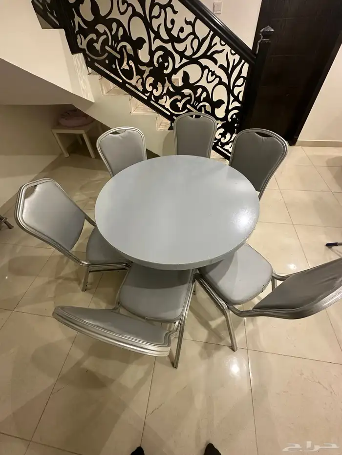 طاولة طعام للبيع 0