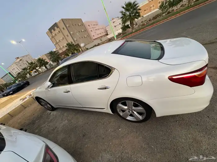 لكزس LS460 2011 شورت 4