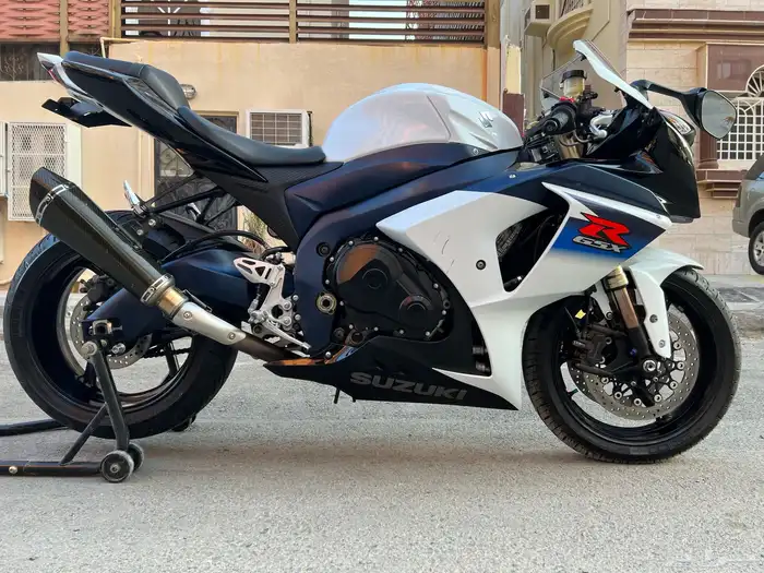 تم البيع دباب سوزوكي GSXR مقاس 1000 موديل 2011 2