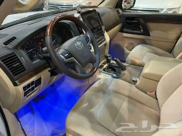 لاندكروزر GXR 2016 8