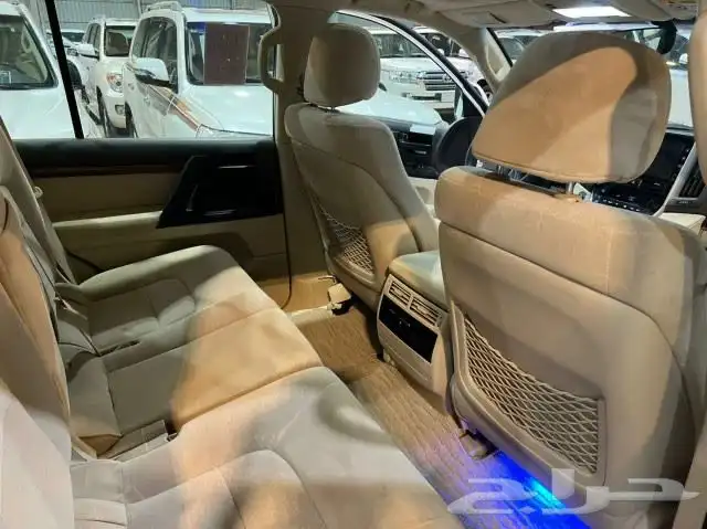 لاندكروزر GXR 2016 11