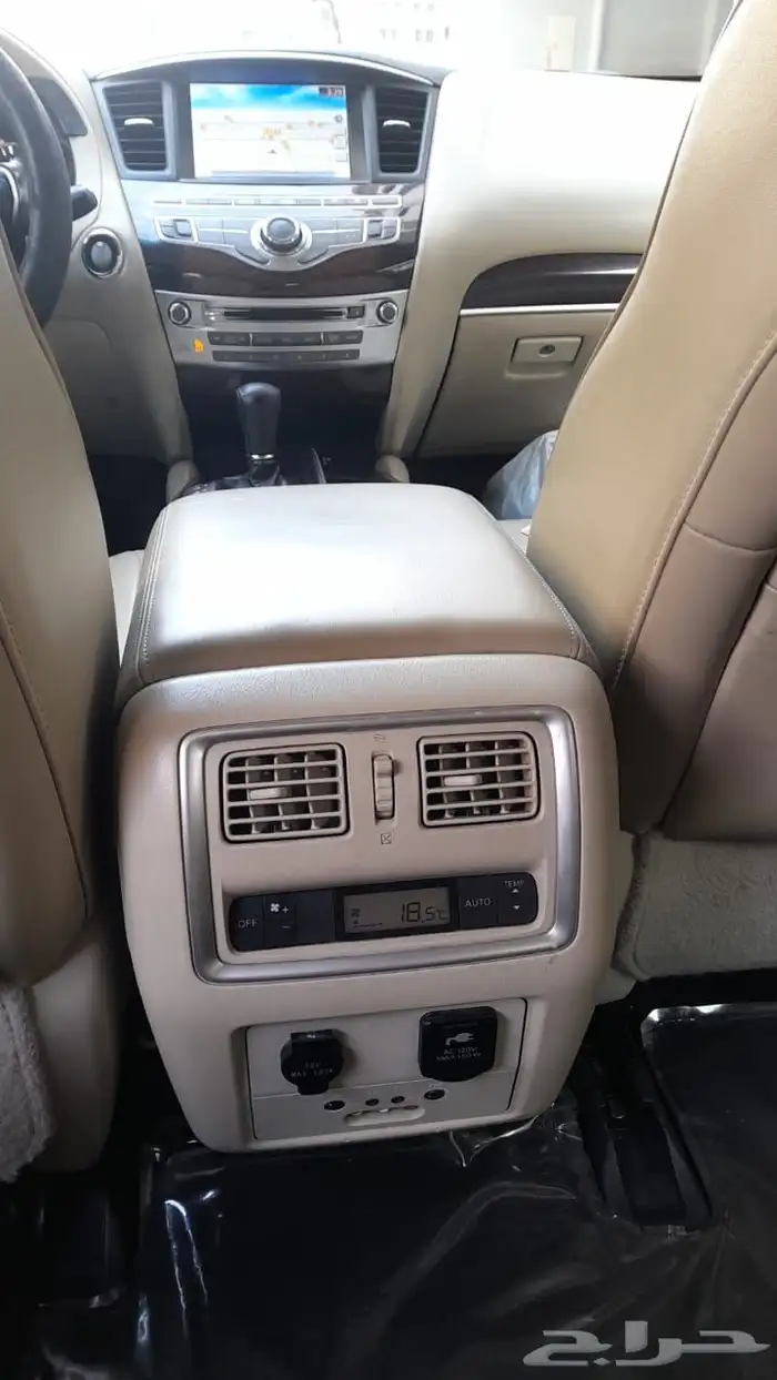 للبيع جيب انفنتي QX60 فل كامل 2015م اللون فضي 0