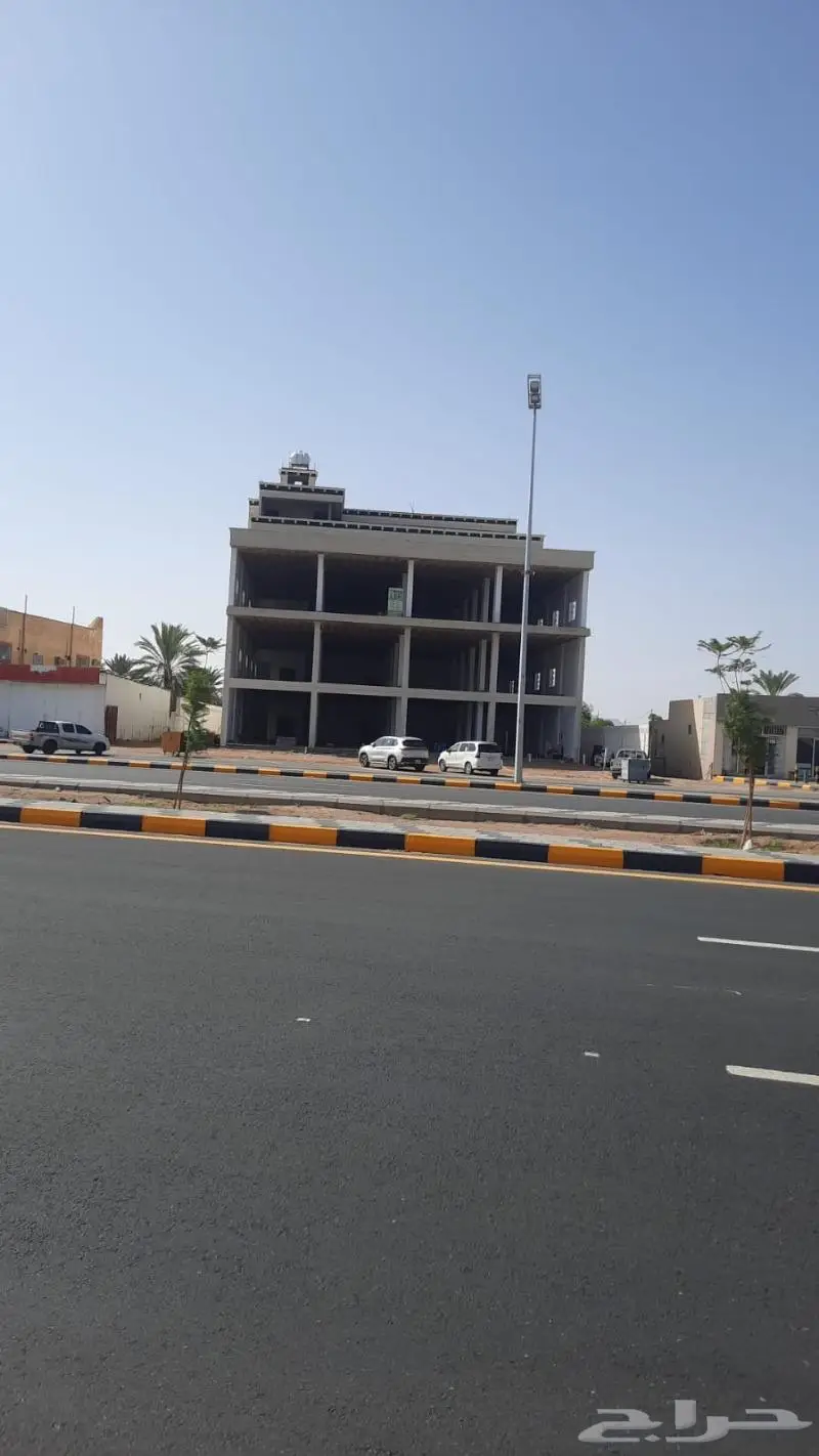 للايجار مجمع تجاري بعد اشارة شكوان طريق الملك فهد 7