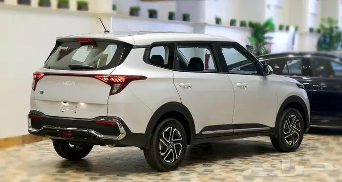 كيا كارينز GLS موديل 2025 . 3