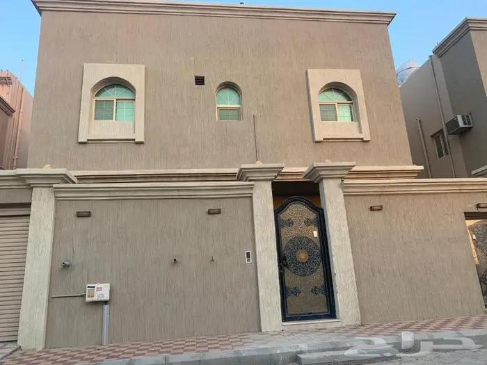 فيلا للبيع في حي التحلية 4