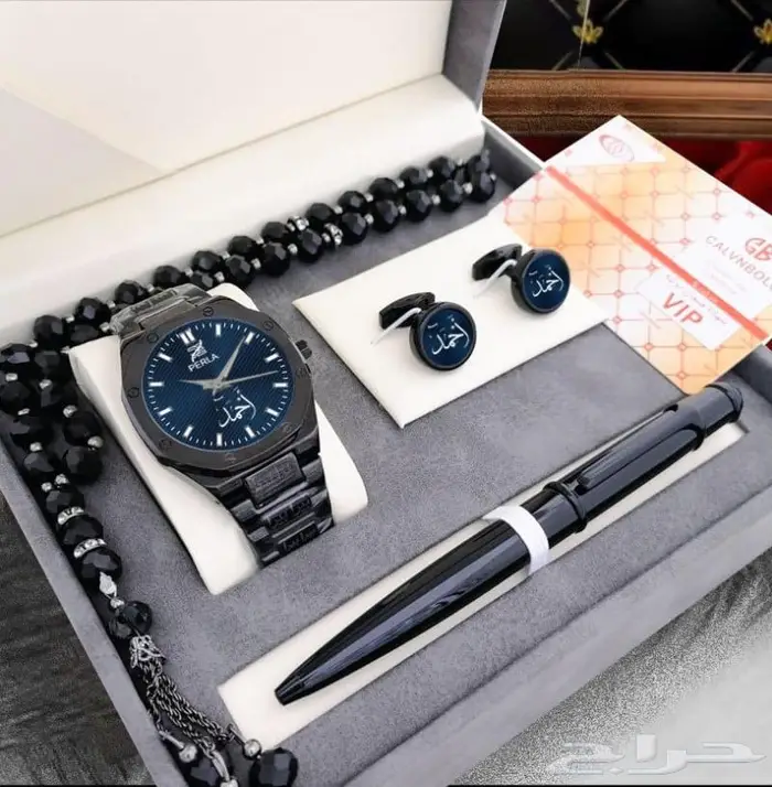 اطقم. ساعات رجالية تصميم بالإسم 0