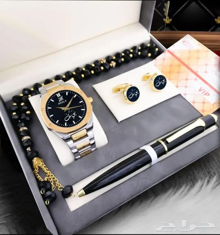 اطقم. ساعات رجالية تصميم بالإسم 3