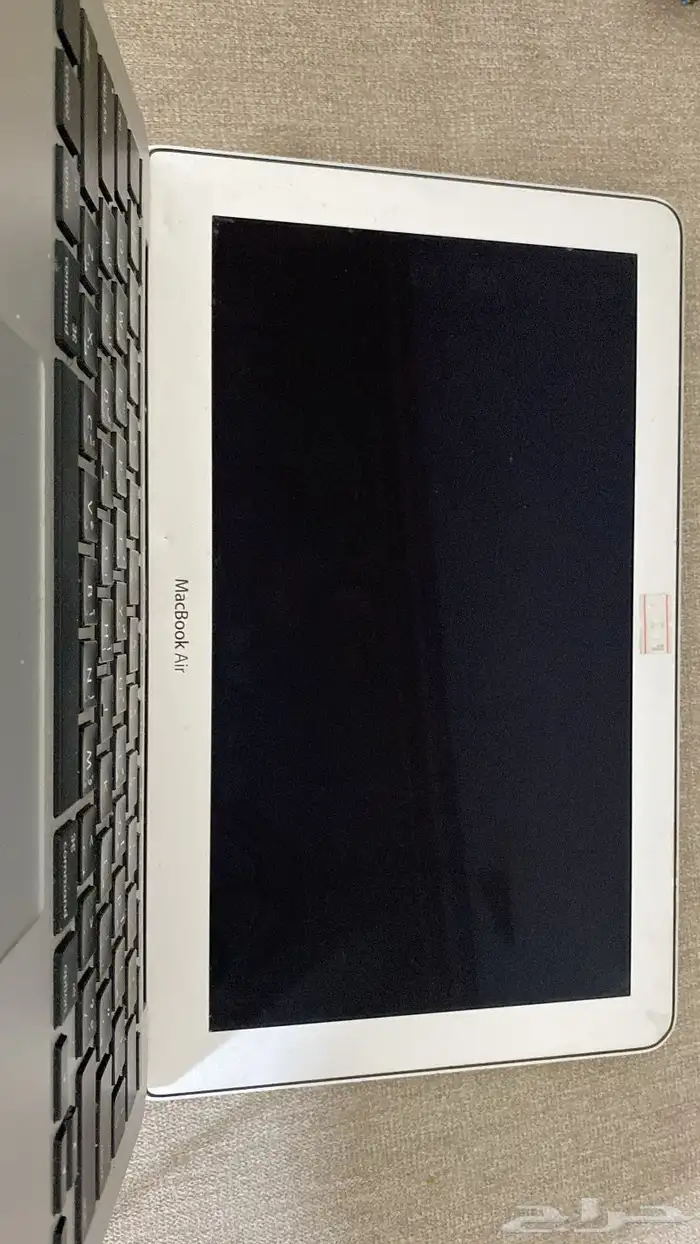 للبيع ماك بوك اير نضيف مره 1