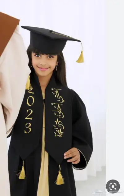 تفصيل أرواب وطاقيات وشاحات تخرج وتطريز وطباعه 17