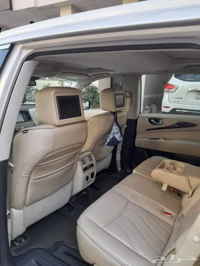 للبيع جيب انفنتي QX60 فل كامل 2015م اللون فضي 3
