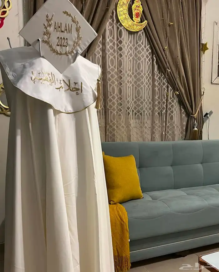 جاهزين لعبايات تخرج2025 6