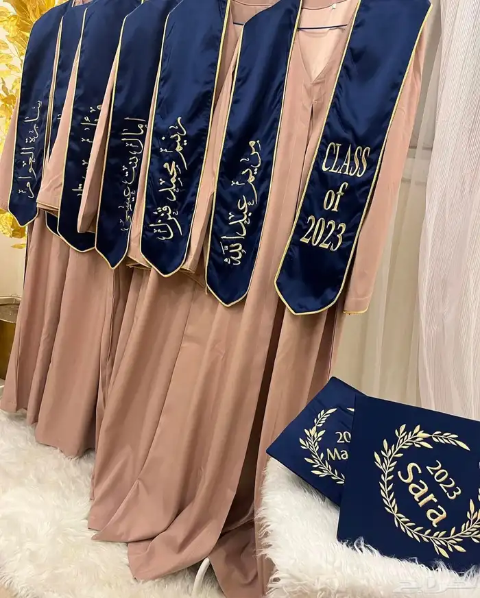 جاهزين لعبايات تخرج2025 10