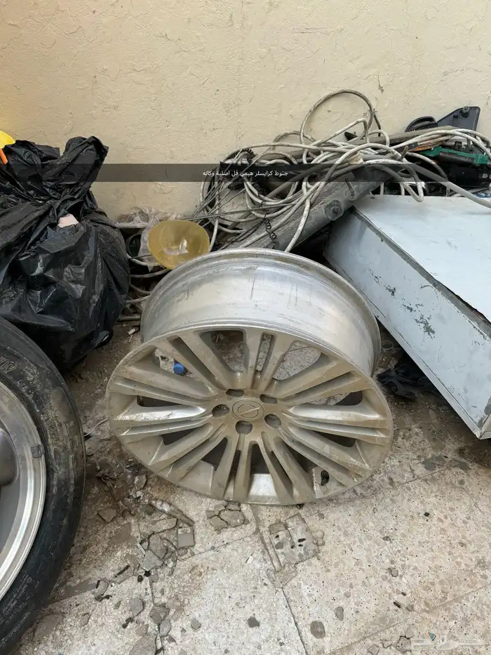 قطع كرايسلر وموستنق متنوعة للبيع 1