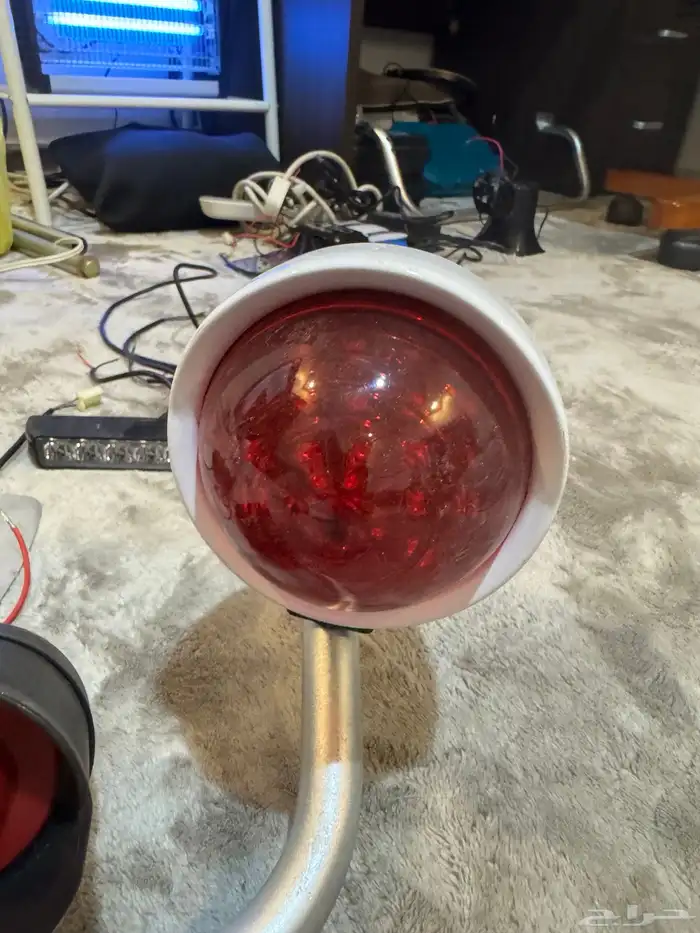 جهاز براقات 12 فولت مع لمبات احمر وزرق للبيع 1