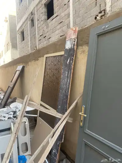 باب خشب والمنيوم للبيع 1
