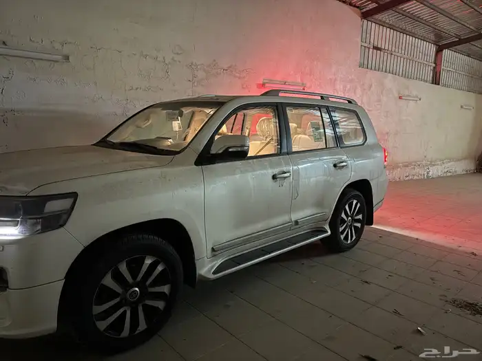 لاندكروزر قراند تورينق GXR3 2019 شبة الجديد 6