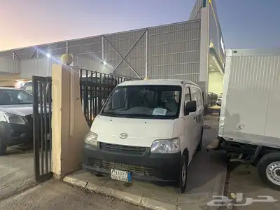 معرض سلطان لسيارات متخصصين في مجال النقل وسيارات الديزل 31