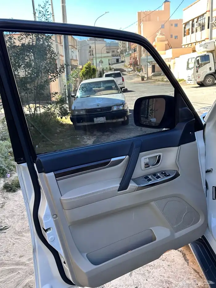 باجيرو 2018 فل كامل مكينة 3.8 3