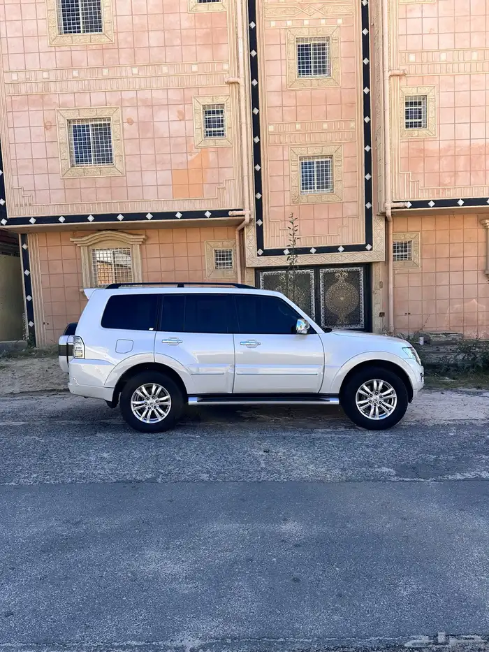 باجيرو 2018 فل كامل مكينة 3.8 9