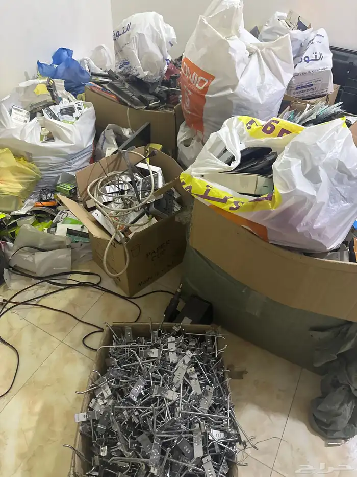 اكسسوارات لمحل جوالات 1