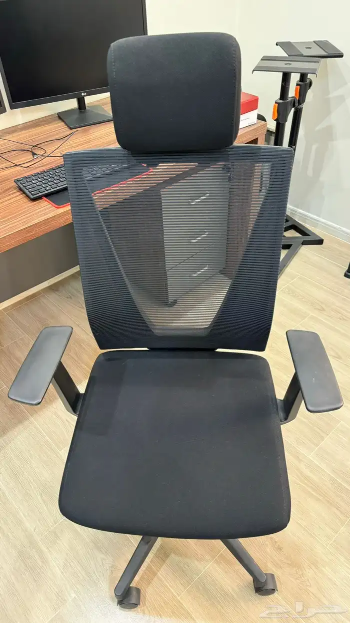 إسم الكمبيوتر  DESKTOP-CGE24JM 8