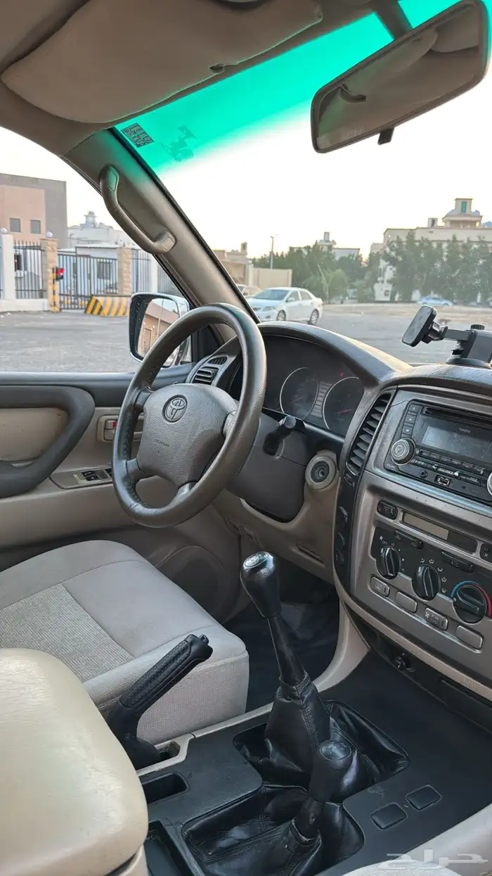 لاندكروزر GXR1 قير عادي 2006 ( لوحه مميزه ) 9