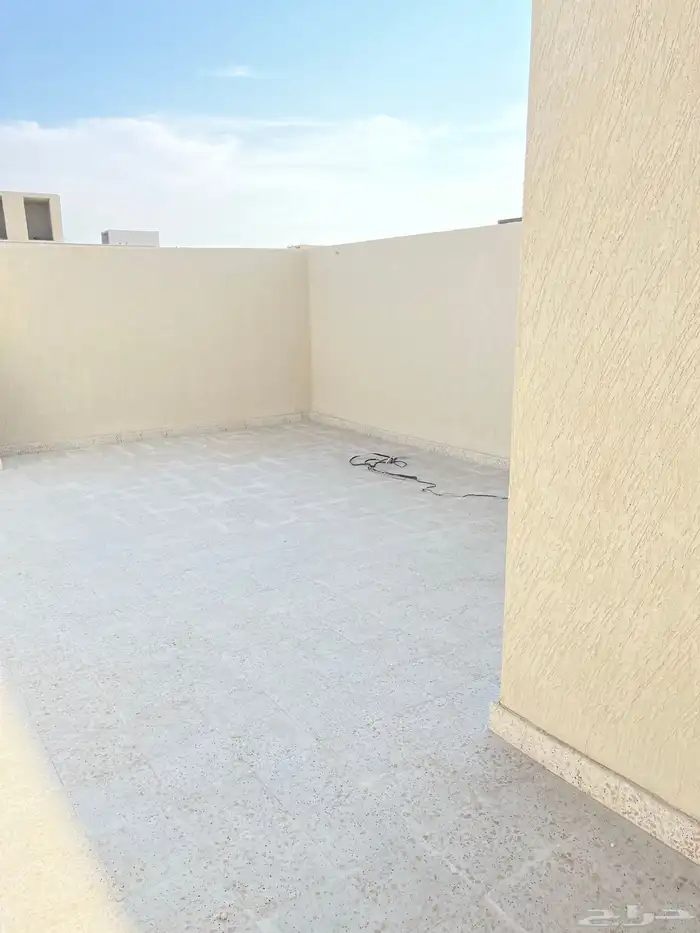 شقة سطح فللة حي السعادة 16