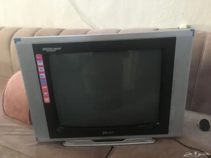 تلفزيون قديم شغال 1