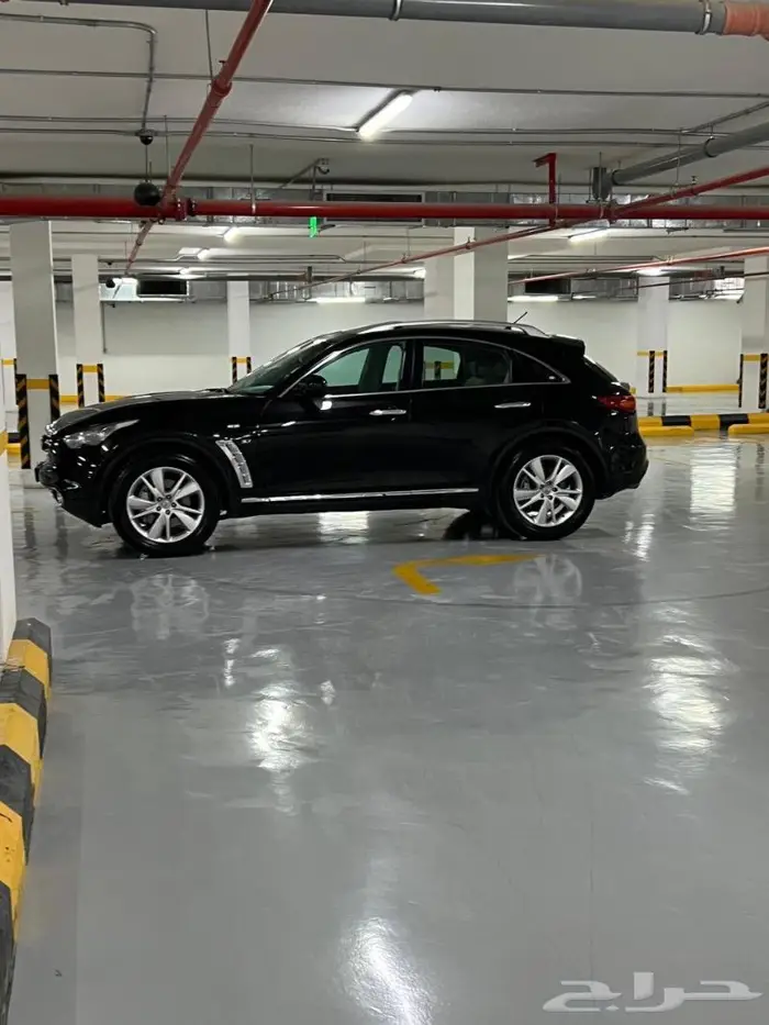 انفنتي QX70 ممشى قليل 2