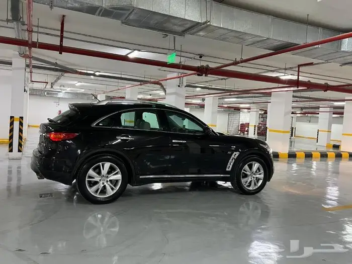 انفنتي QX70 ممشى قليل 1