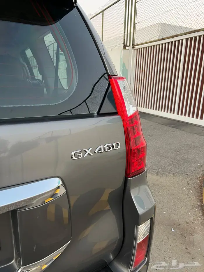 للبيع جيب لكزس GX460 32
