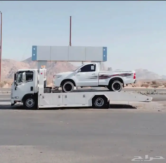 سطحة في تثليث لنقل المركبات وعربات المقطورات 3