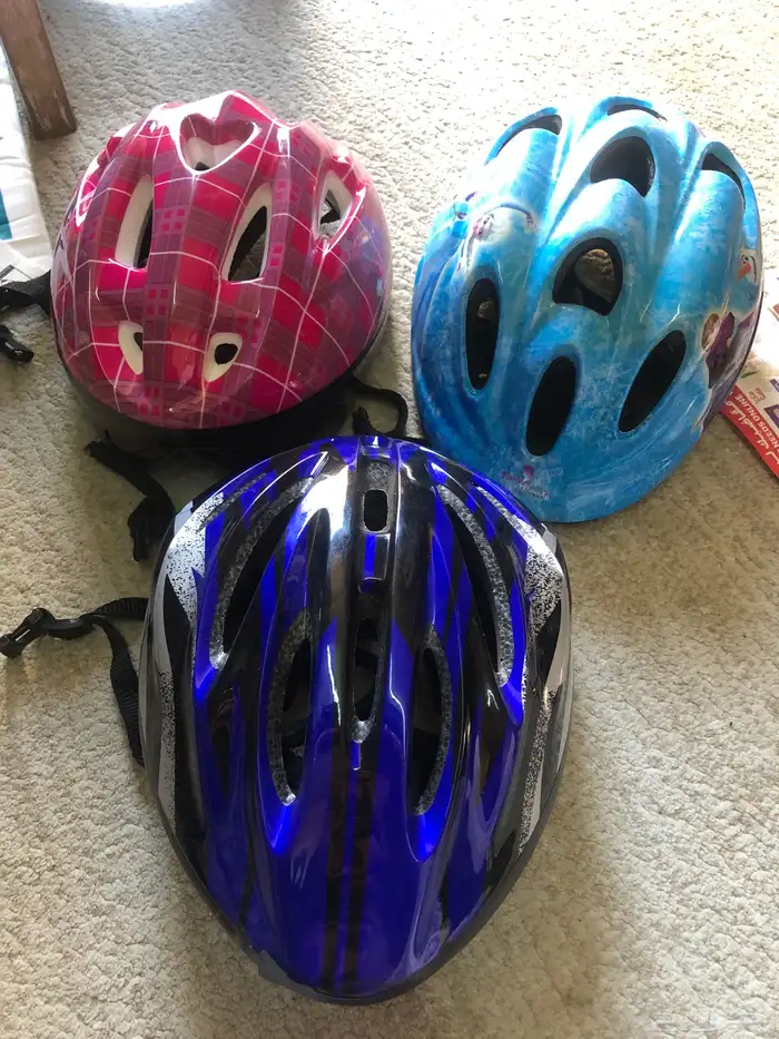 خوذات دراجات او سباق خيل 0