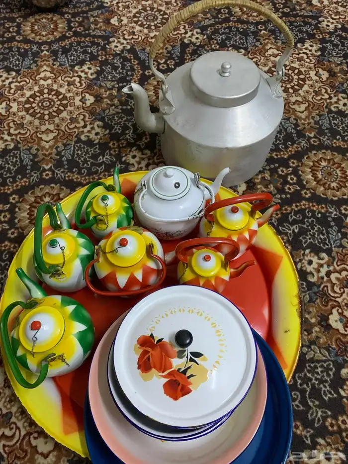 أباريق تراثيه قديمه جدا صناعه يوغسلافيا الأصلي للبيع عالسوم 0