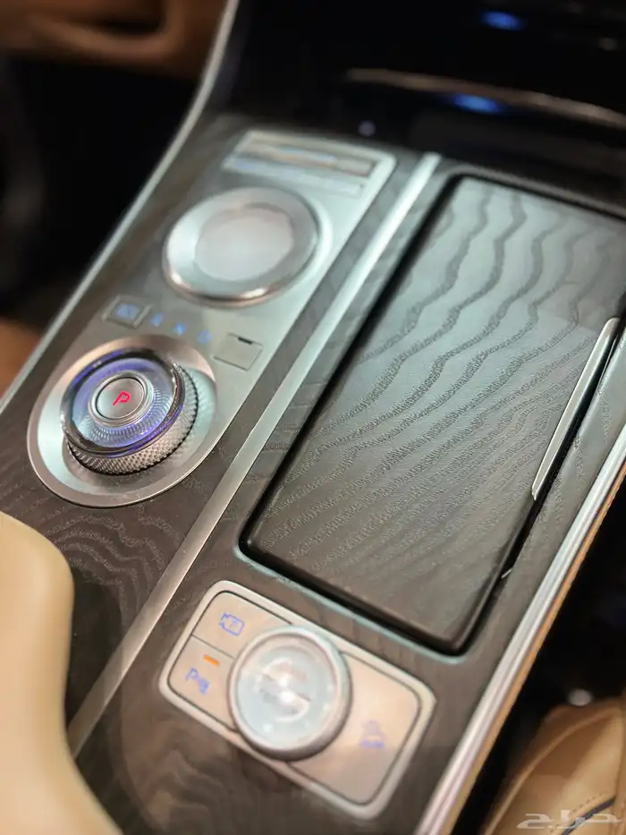 جنسس GV80 2022 رويال 16