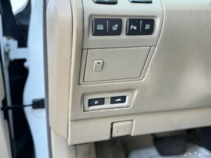 لكزس LS460 2010 37