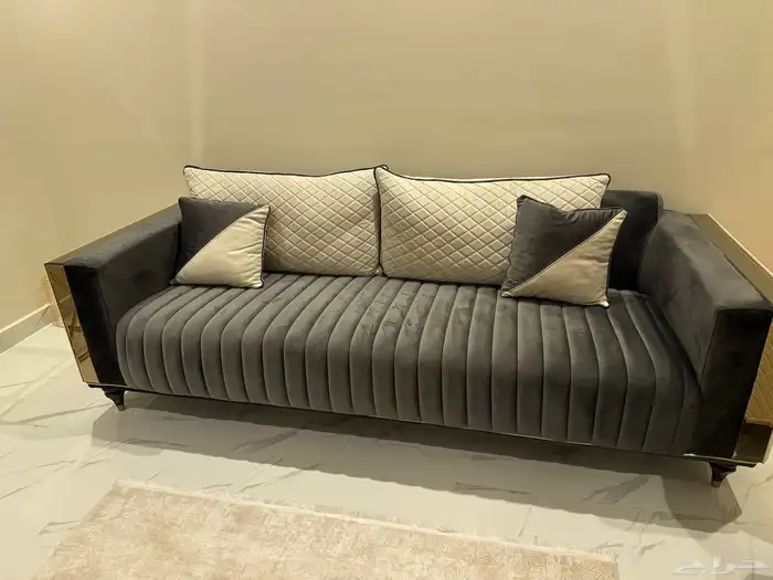 مجلس جديد قيمته فوق 10 و البيع ب 6500 0