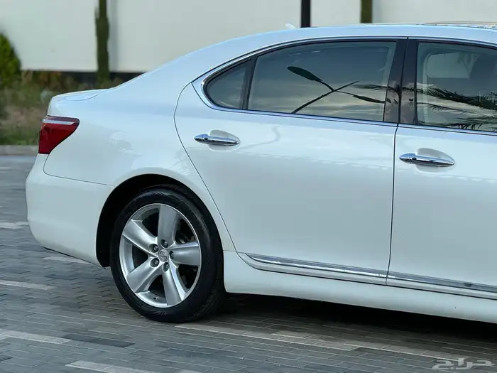لكزس LS460 2010 14