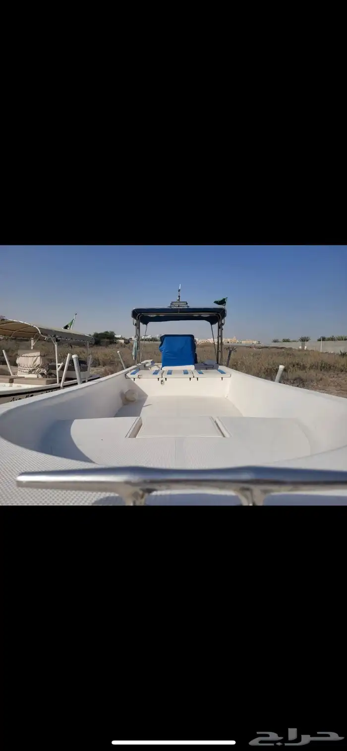 للبيع قارب نزهه 30 قدم مكينتين 200   200 تو ستروك 5