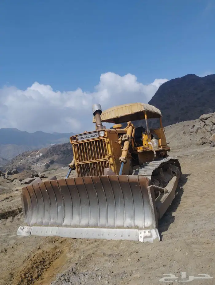 دركتر كوماتسو 85 على 18 0